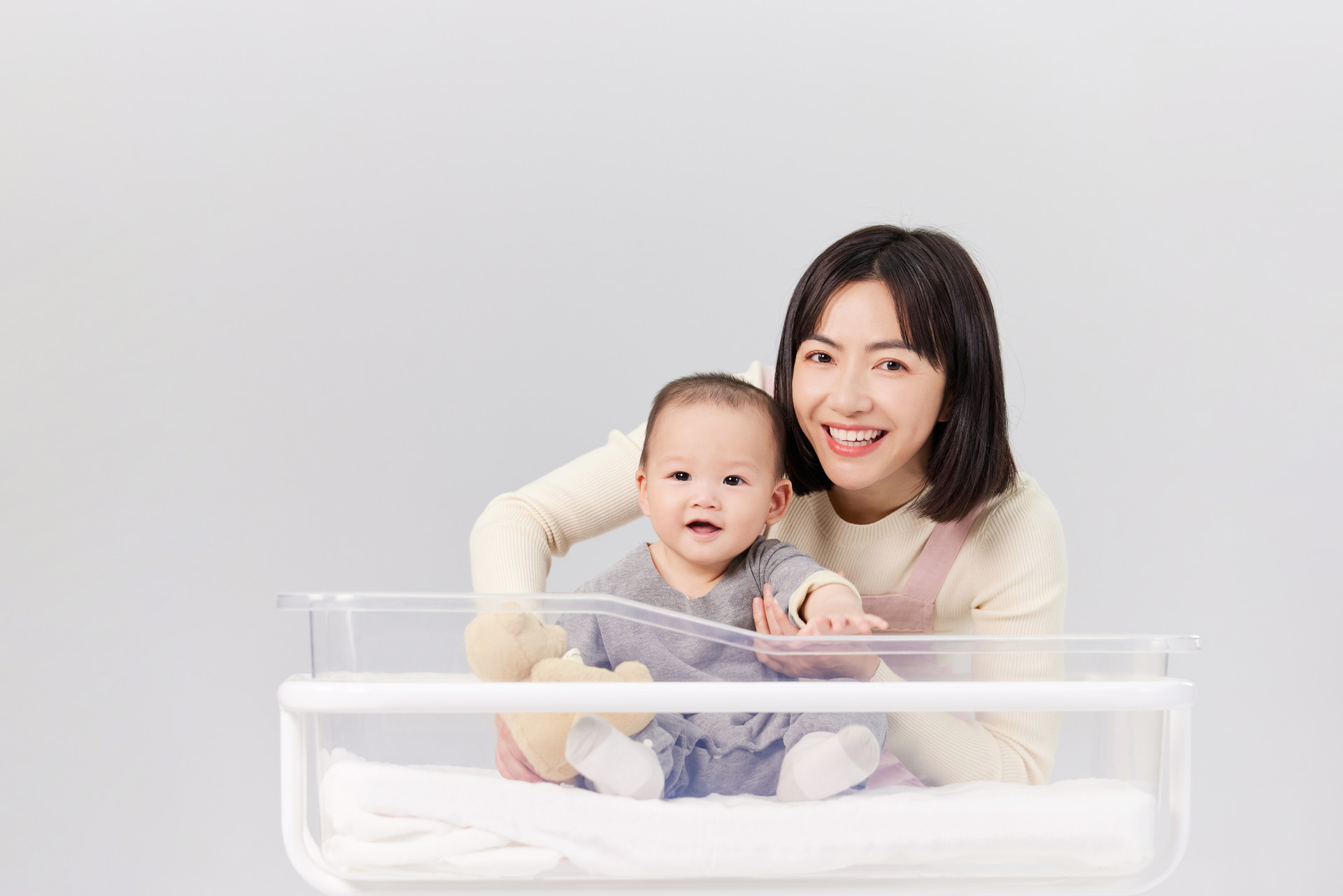 1636104167652160.jpg 攝圖網(wǎng)_501728686_banner_月嫂與新生幼兒形象(企業(yè)商用).jpg