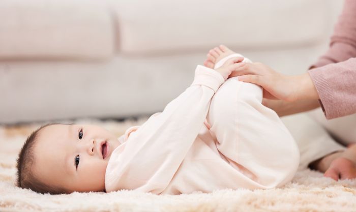 1646891322768881.jpg 攝圖網(wǎng)_501728696_給嬰兒寶寶撫觸按摩(企業(yè)商用).jpg